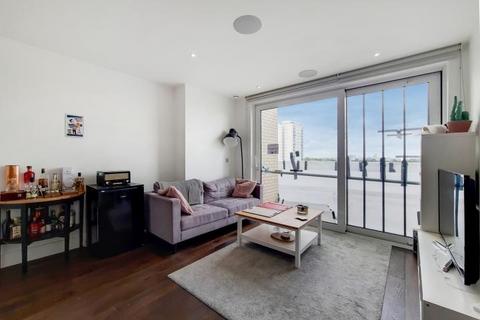1 bed property, in Ingrebourne Apartments, £450,000