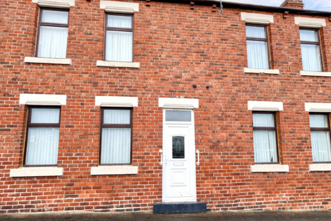4 bed property, in The Terrace, £125,000