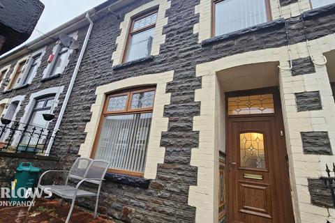 2 bed property, in Glanville Terrace, £110,000