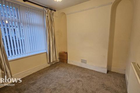 2 bed property, in Glanville Terrace, £110,000