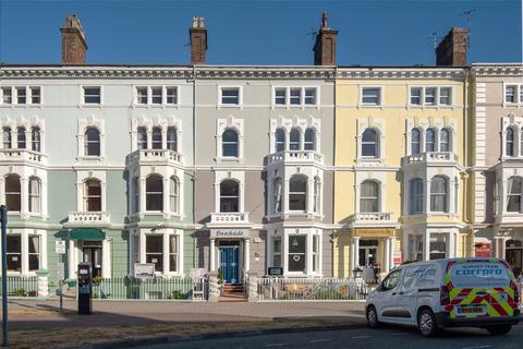 14 bed property, in South Parade, £620,000