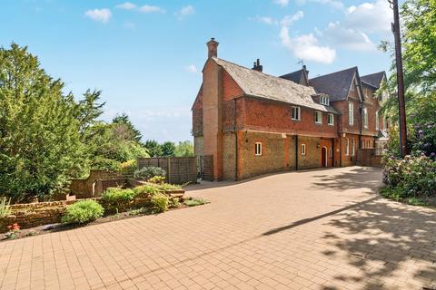5 bed property, in Whitmead Road, £1,450,000