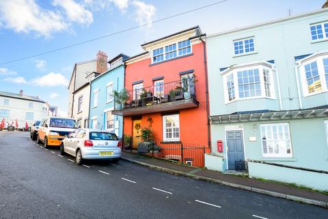 3 bed property, in Wye Street, £375,000