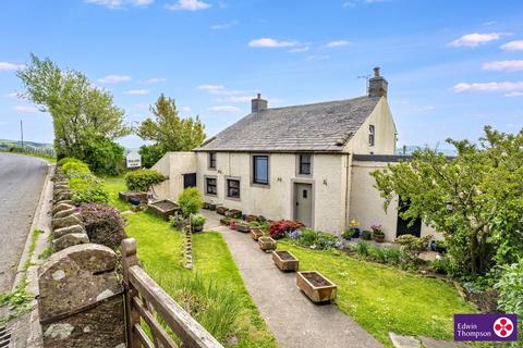 3 bed property, in Newlands Farmhouse, £363,500