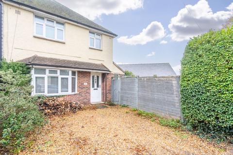 3 bed property, in Bridge Road, £400,000