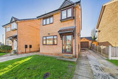 3 bed property, in Pondwell Drive, £225,000