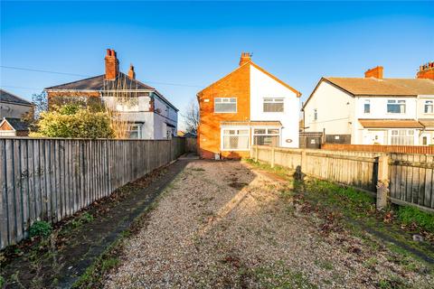 3 bed property, in Laceby Road, £125,000