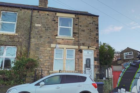 2 bed property, in Catchwell Road, £85,000