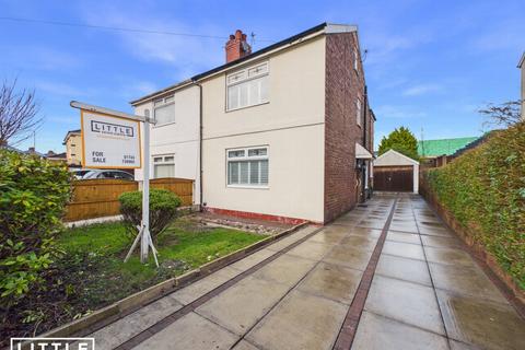 3 bed property, in Cross Lane, £150,000