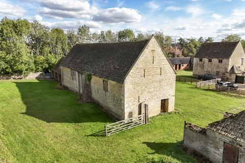 5 bed property, in Chapel Street, £700,000