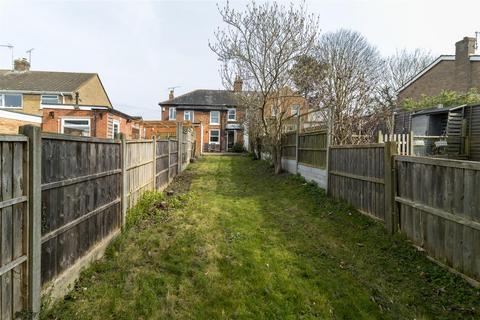 2 bed property, in London Road, £325,000