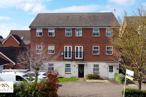 3 bed property, in Monks Way, £210,000