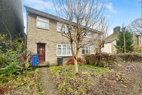 3 bed property, in Bolton Road West, £270,000