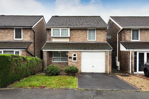 3 bed property, in Heol Innes, £265,000