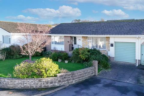 3 bed property, in Allenstyle Close, £375,000