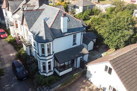 7 bed property, in Prospect Hill, £375,000