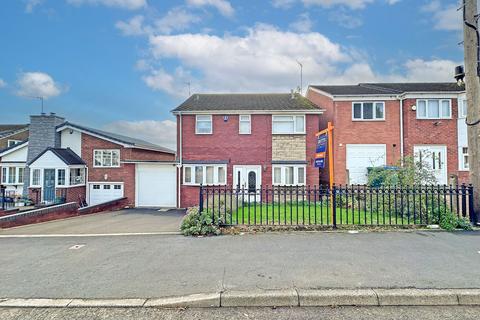 3 bed property, in Pennyhill Lane, £350,000