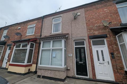 2 bed property, in Craig Street, £60,000