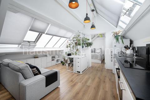 3 bed property, in Abacus House, £880,000