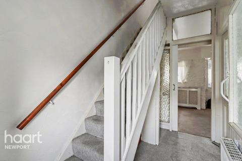 2 bed property, in Barthropp Street, £145,000