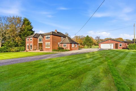 4 bed property, in Wood Lane, £1,495,000