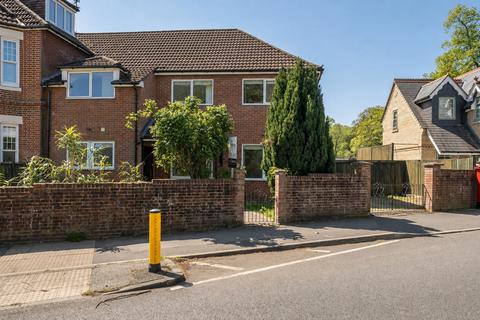 4 bed property, in Brookvale Road, £495,000