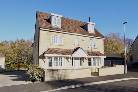 5 bed property, in Beautiful detached family home in popular village location, £660,000