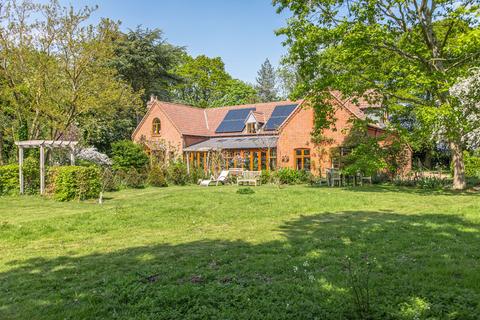 6 bed property, in Skeyton, £1,150,000