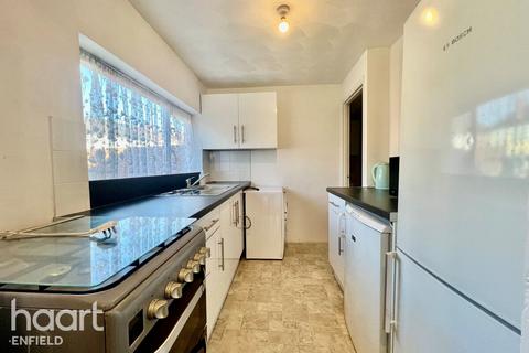 1 bed property, in Tynemouth Drive, £325,000