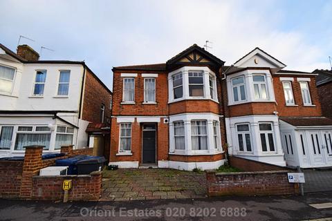 4 bed property, in Audley Road, £840,000