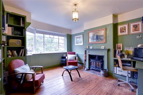 3 bed property, in Zangwill Road, £600,000