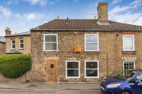 2 bed property, in Victoria Street, £260,000