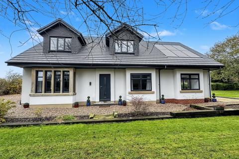 4 bed property, in Lowes Meadow, £555,000