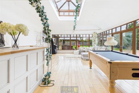 4 bed property, in Ashwells Road, £1,250,000