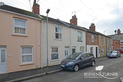 2 bed property, in Hockham Street, £120,000