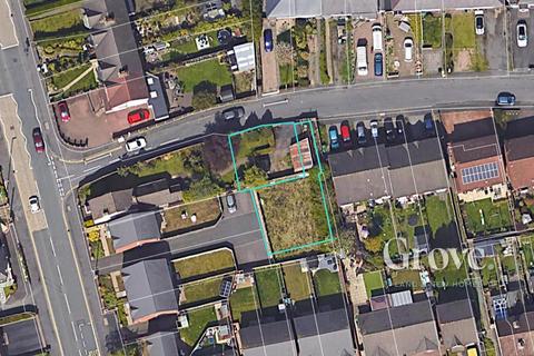 Land, in Land to rear of Long Lane, £75,000