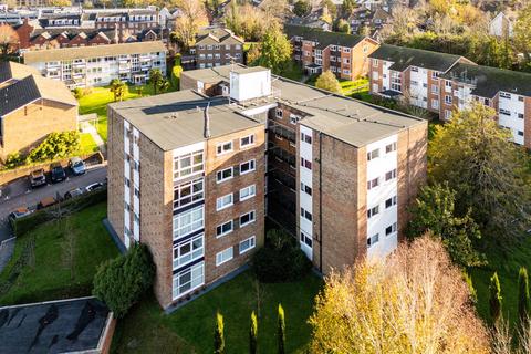 3 bed property, in Kipling Court, £280,000