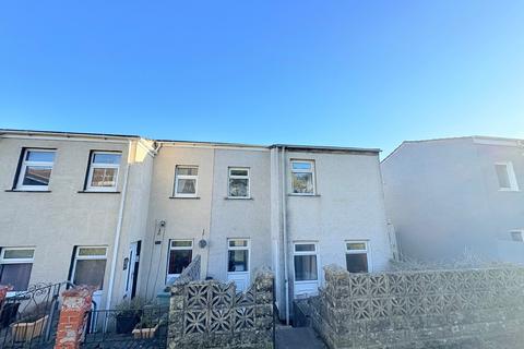 3 bed property, in Dan-Yr-Heol, £97,000