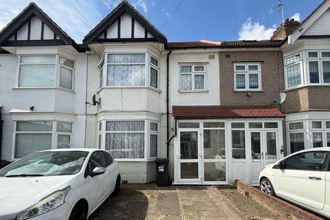 3 bed property, in 32 Mansted Gardens, £375,000