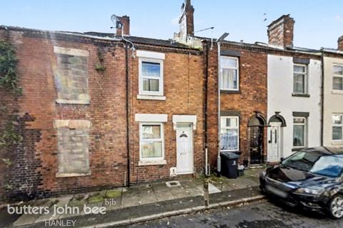 2 bed property, in Denbigh Street, £80,000