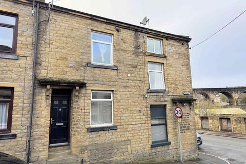 4 bed property, in 2 Dean Street, £130,000