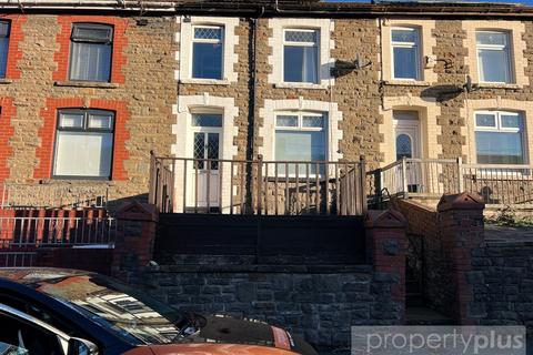 3 bed property, in Kenry Street, £105,000