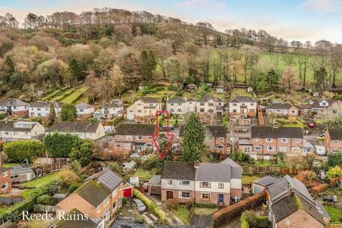 3 bed property, in Waverley Close, £325,000