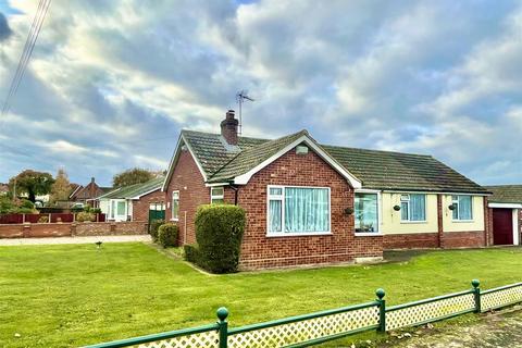 4 bed property, in Lovat Close, £300,000