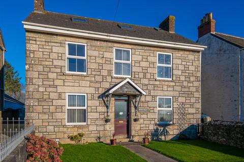 6 bed property, in Higher Road, £680,000