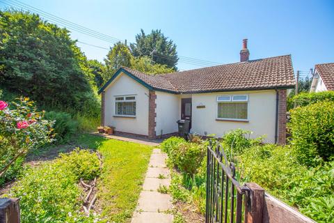3 bed property, in The Orchard, £590,000