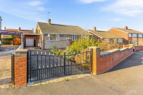 2 bed property, in Park Avenue, £220,000