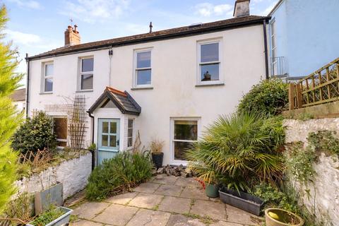 2 bed property, in Berkeley Place, £175,000