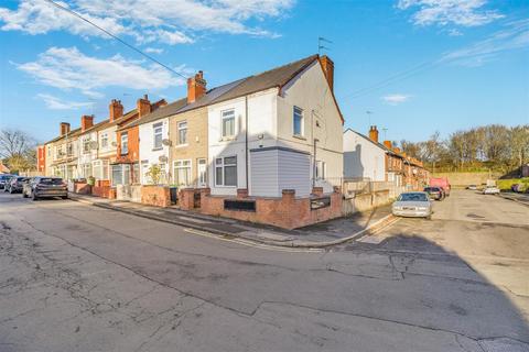 1 bed property, in Birding Street, £62,500