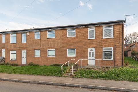2 bed property, in Heckmondwike Road, £70,000